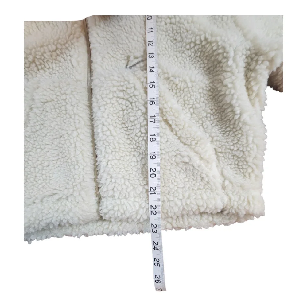 Nike white cream Sherpa fleece jacket sz Med. lined‎ cropped big swoosh